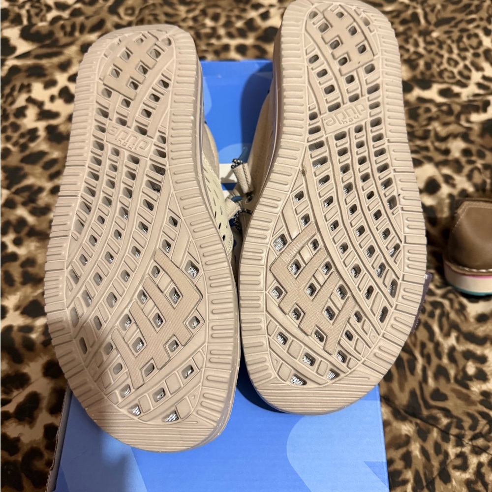 Hey Dude Sand Dollar Wally Shoes - Picture 4 of 5